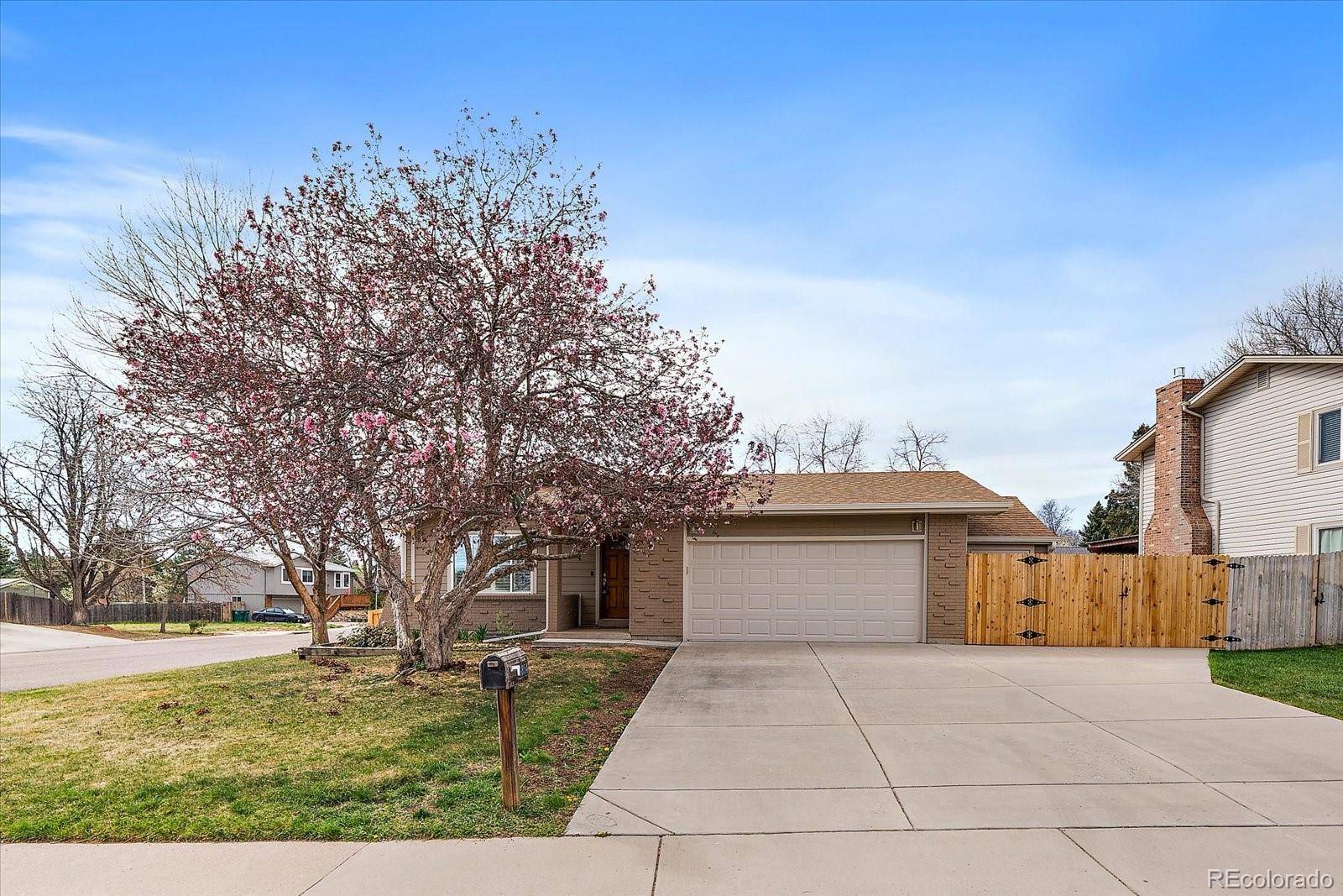 6854 W Roxbury PL, Littleton, CO 80128