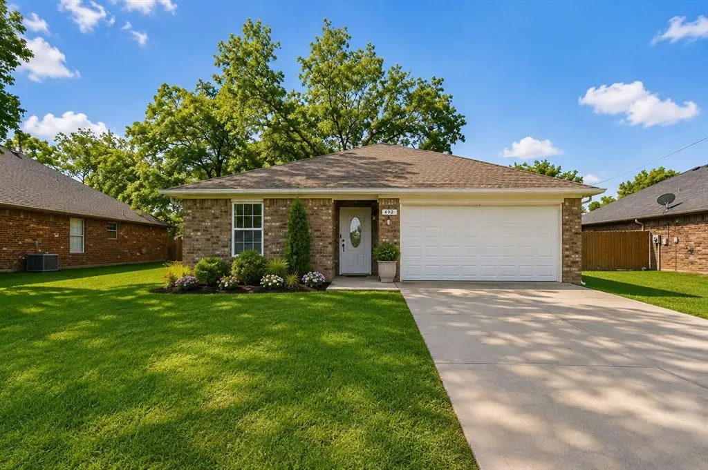 402 Robertson Street, Collinsville, TX 76233