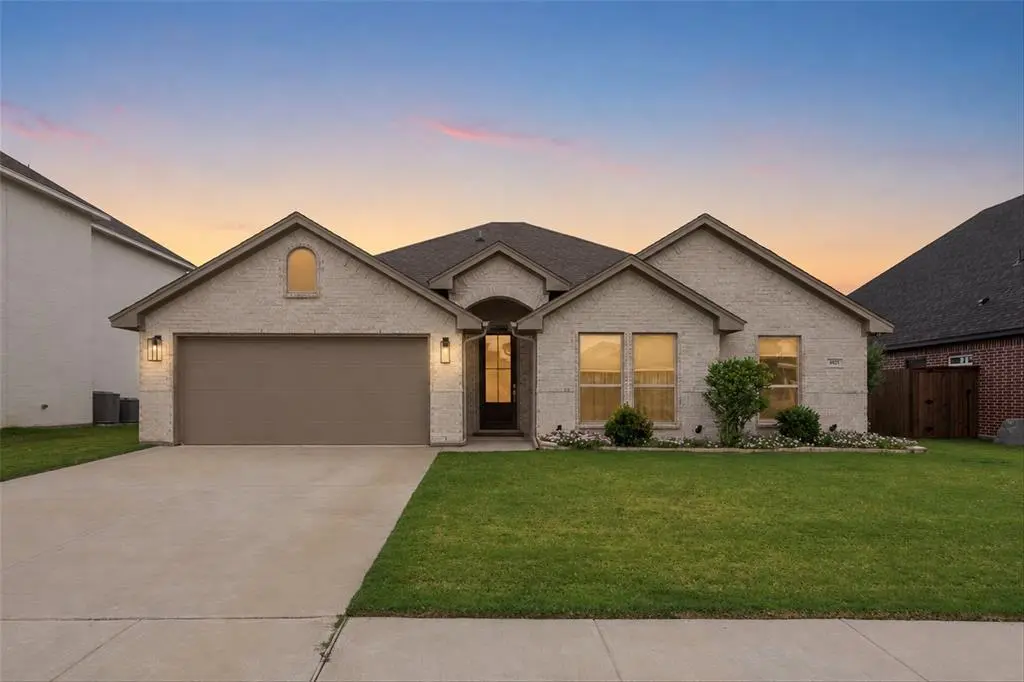 6921 Trail Rock Drive, Benbrook, TX 76126