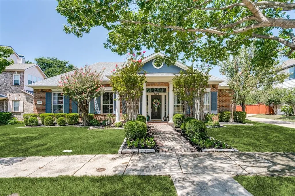1702 Bluffview Lane, Carrollton, TX 75007