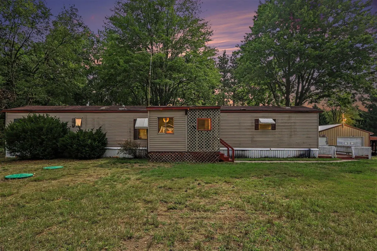 912 S Bossett RD, Moorland Twp, MI 49451