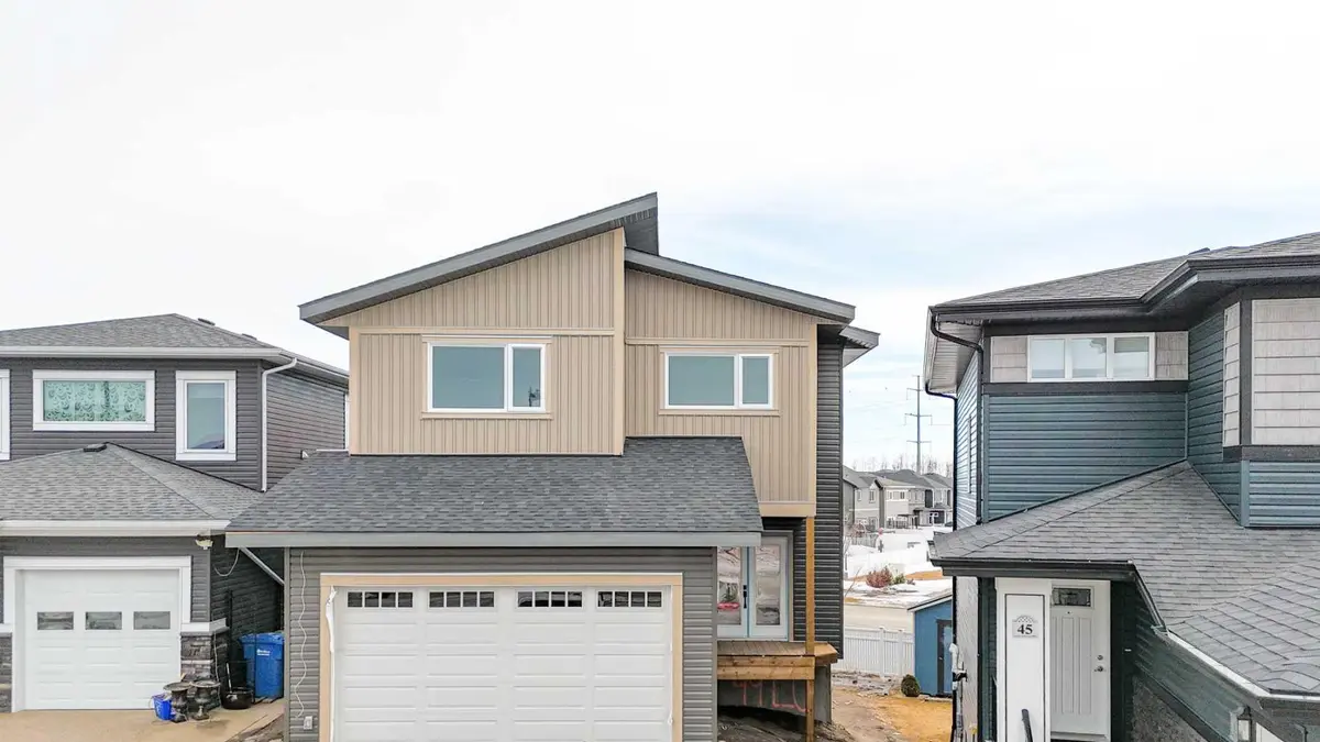 49 Lowden Close, Red Deer, AB T4R 0R9