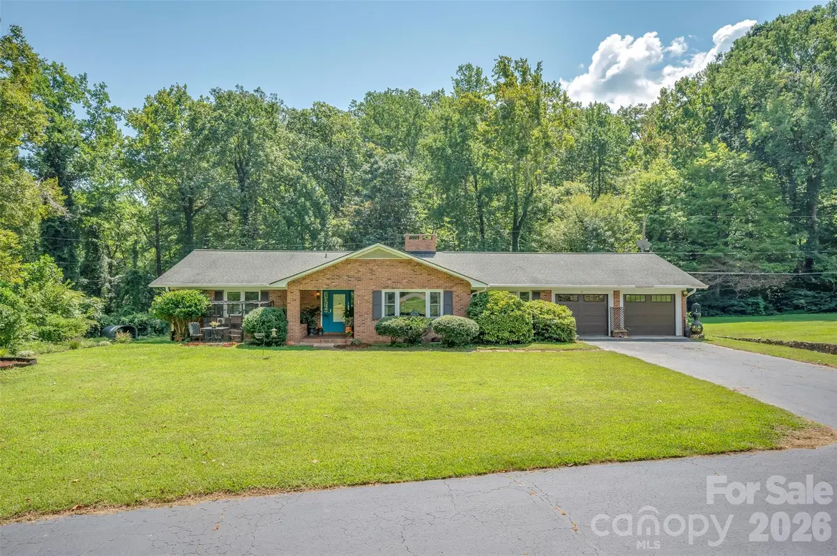 15 Meadowlark DR, Tryon, NC 28782