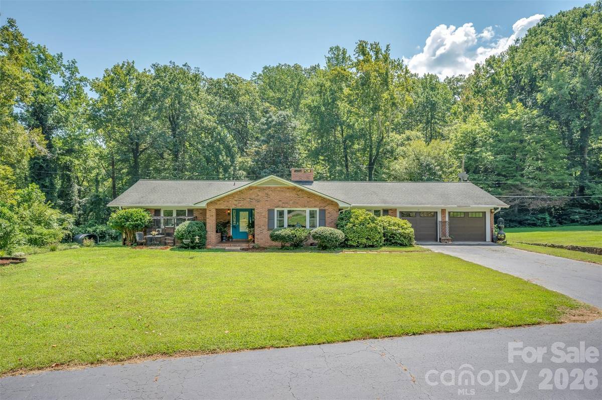 15 Meadowlark DR, Tryon, NC 28782
