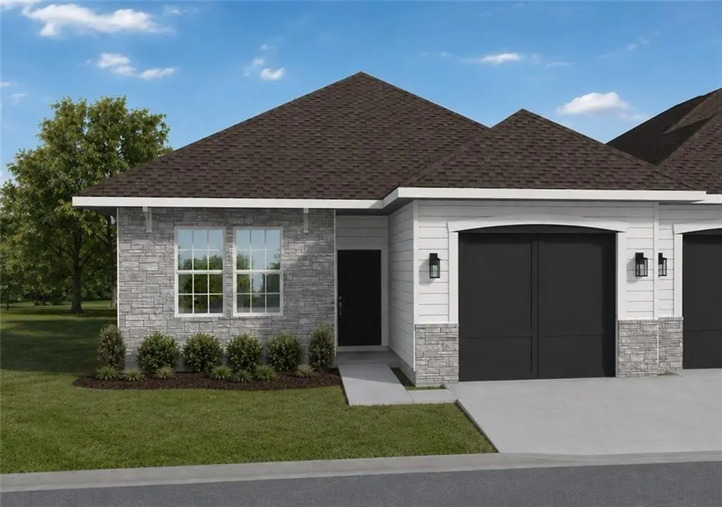 1906 Shellbark ST, Raymore, MO 64083