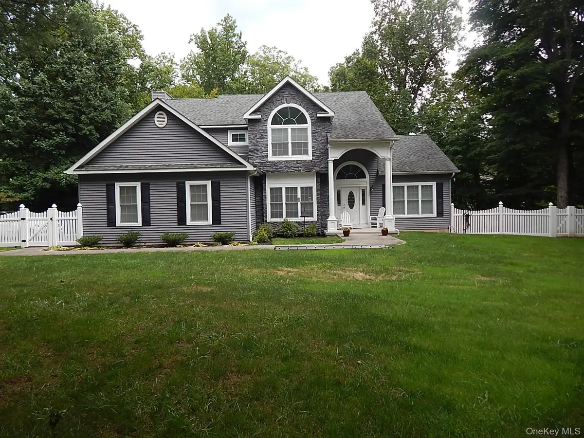 220 N Little Tor RD, New City, NY 10956
