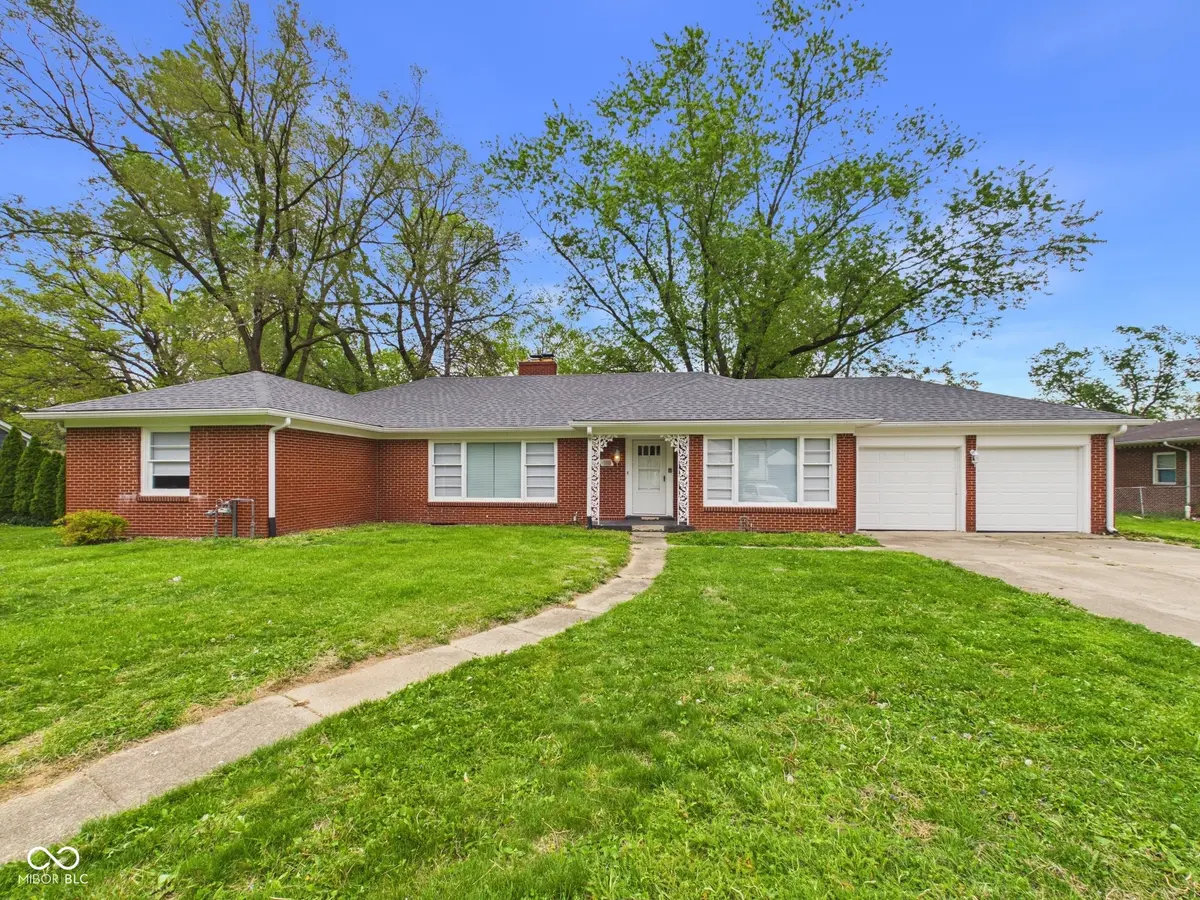 1914 Drexel DR, Anderson, IN 46011