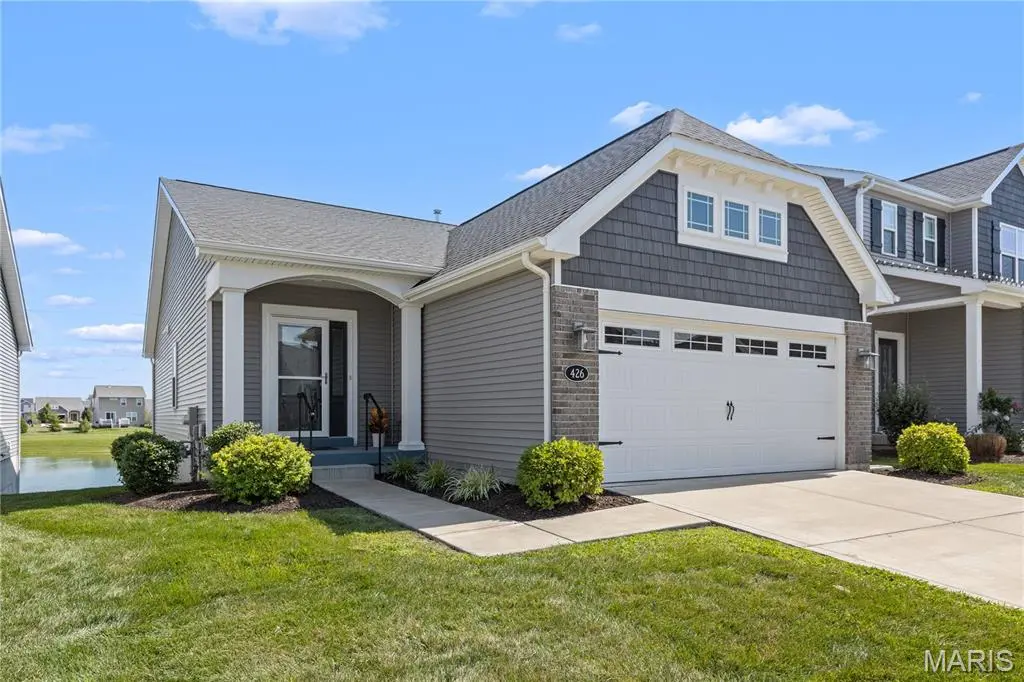 426 Summer Glen LN, St Charles, MO 63301