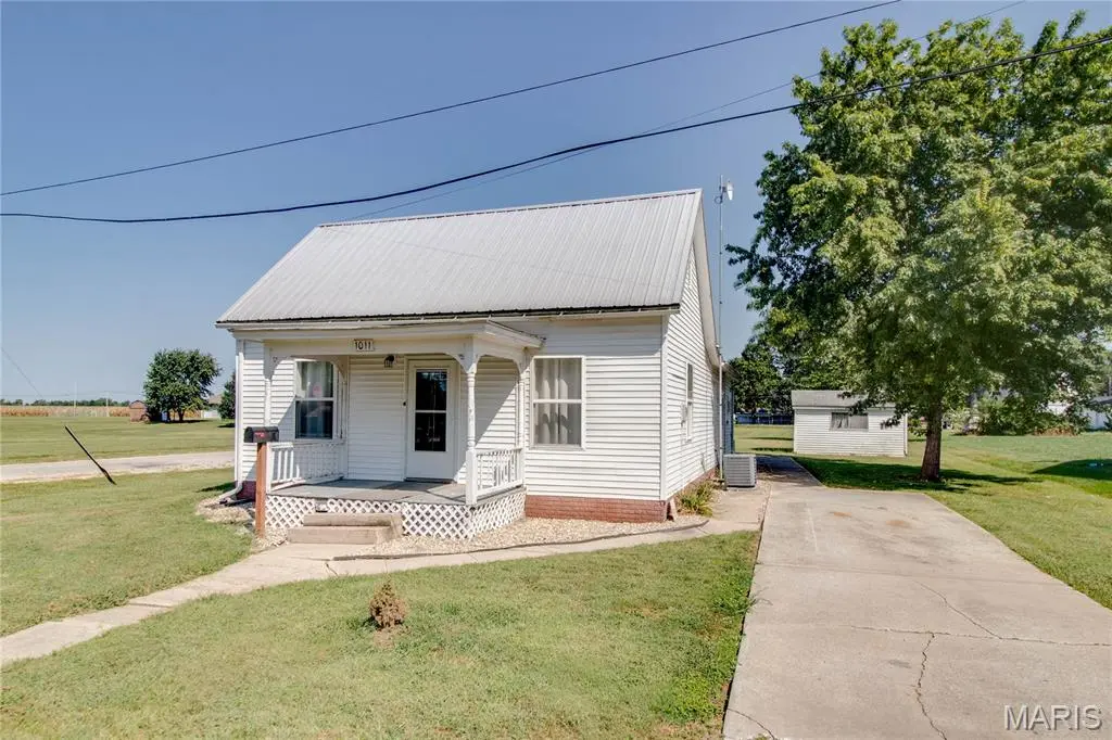 1011 Walnut ST, Greenfield, IL 62044