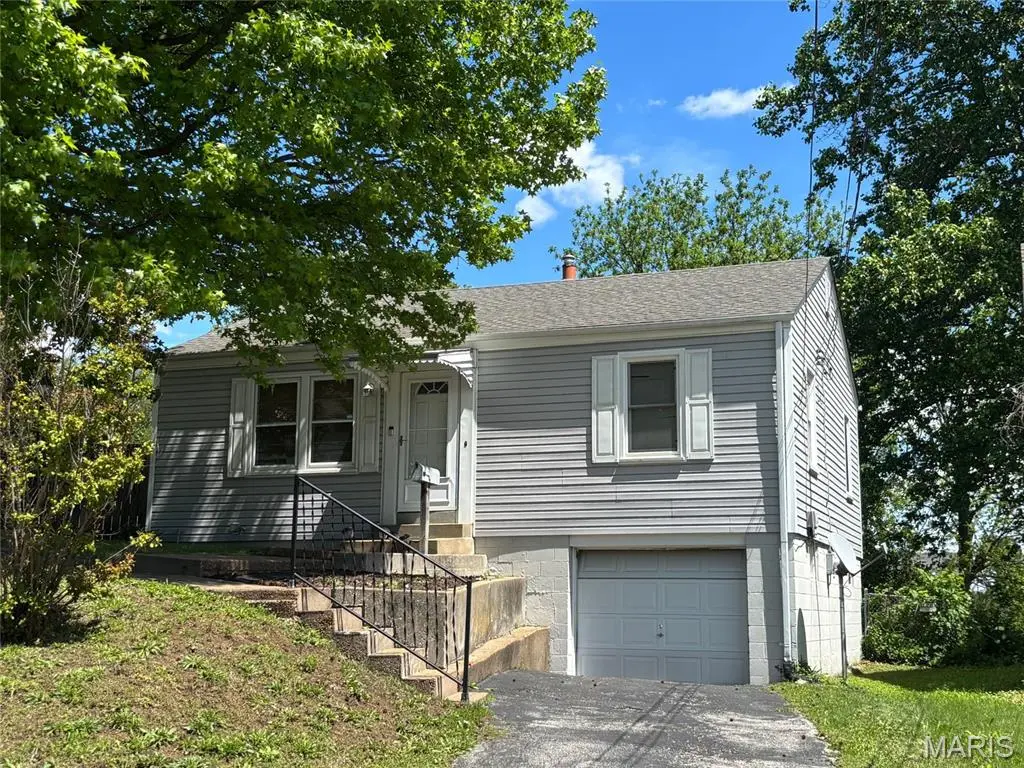 218 N Marguerite AVE, Ferguson, MO 63135