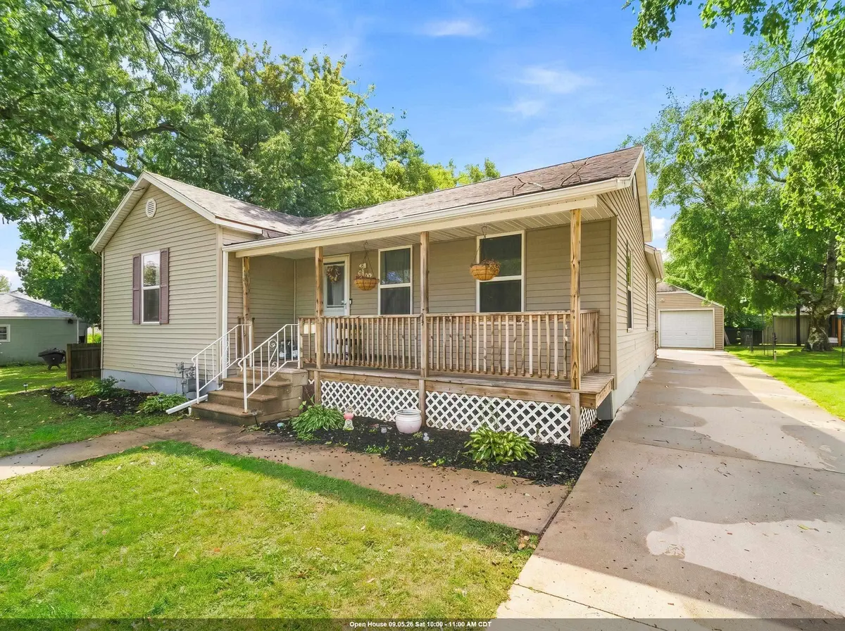117 W CUSTER AVE, Oshkosh, WI 54901
