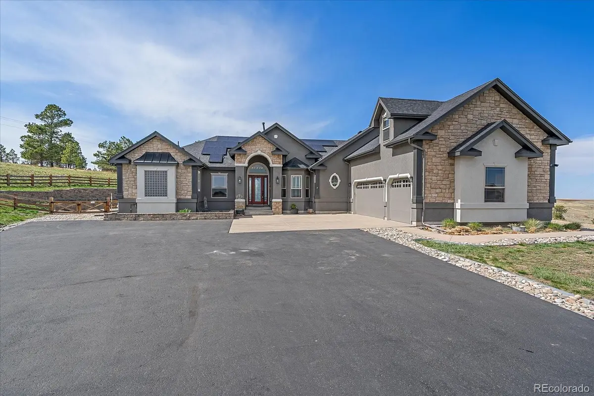 575 Howling CIR, Elizabeth, CO 80107