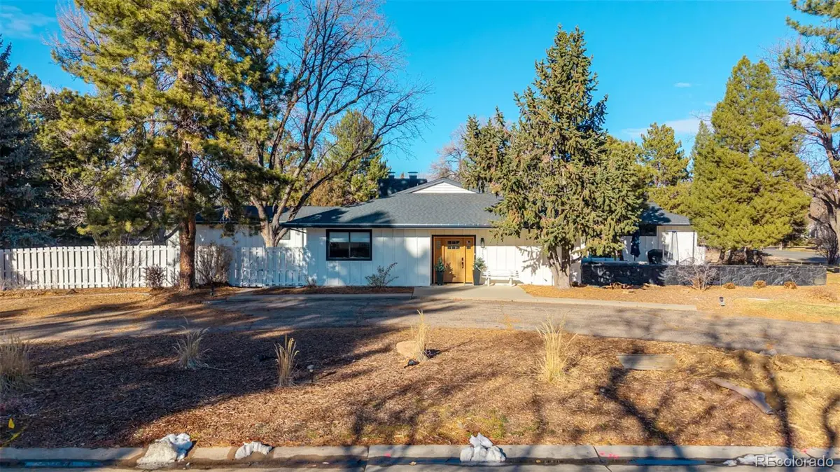 1525 E Greenwood LN, Littleton, CO 80121