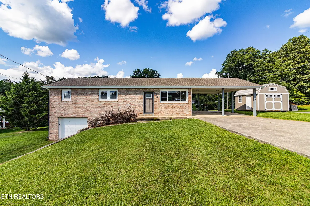 725 Willis Ave, Church Hill, TN 37642