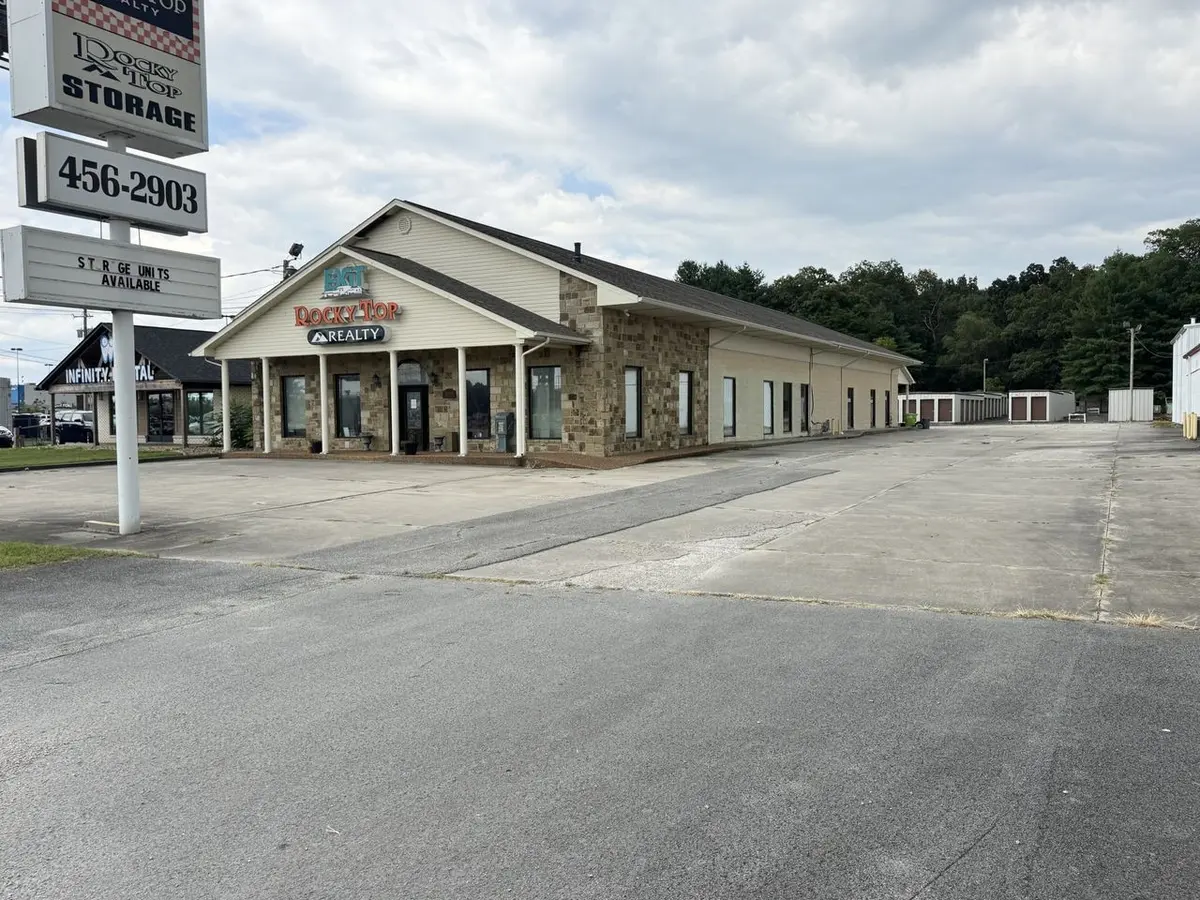 2348 N Main St, Crossville, TN 38555