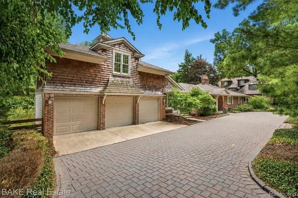 515 Dubuar ST, Northville, MI 48167
