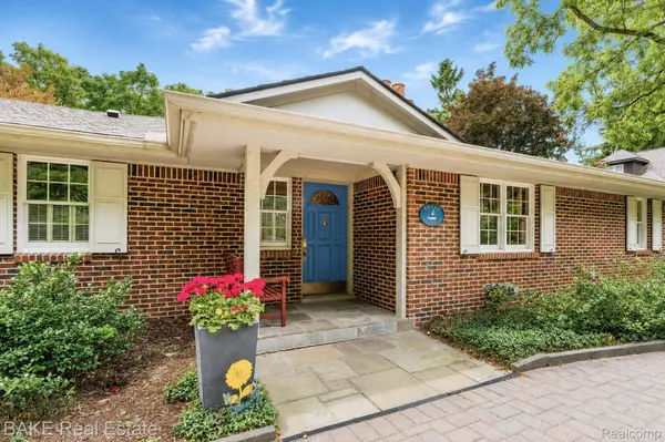 515 Dubuar ST, Northville, MI 48167