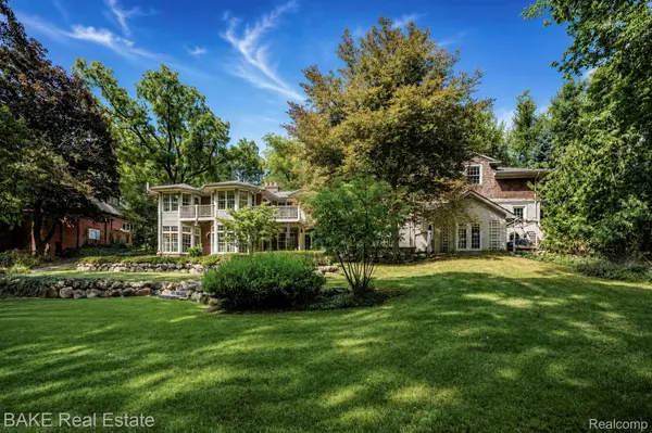 515 Dubuar ST, Northville, MI 48167