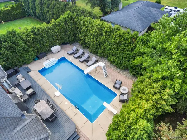 21797 Sabrina DR, Macomb Township, MI 48044