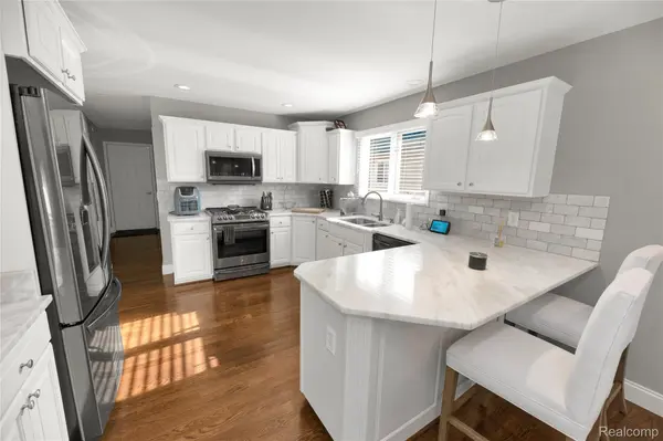 21797 Sabrina DR, Macomb Township, MI 48044