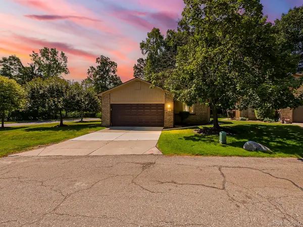 7421 Parkdale, West Bloomfield Charter Township, MI 48322