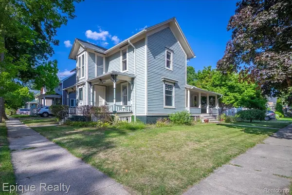 402 N Hickory ST, Owosso, MI 48867