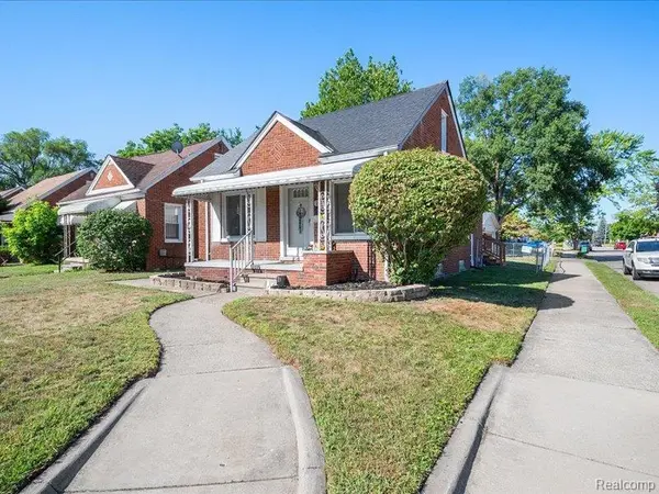 21051 Universal AVE, Eastpointe, MI 48021