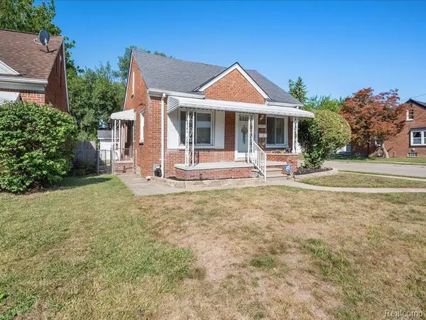 21051 Universal AVE, Eastpointe, MI 48021