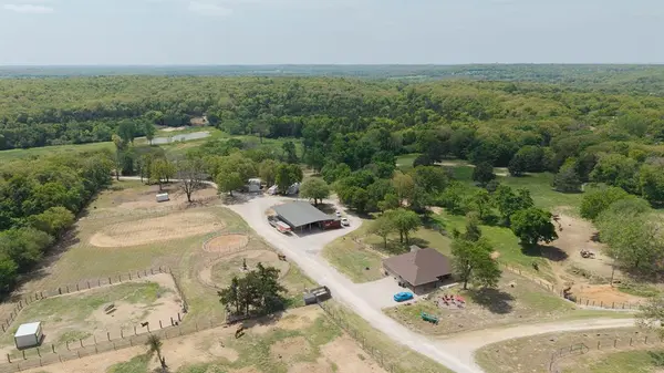 8016 E US HWY 82, Gainesville, TX 76240