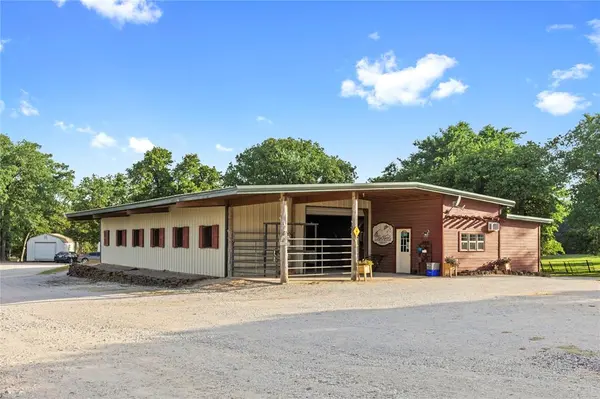 8016 E US HWY 82, Gainesville, TX 76240