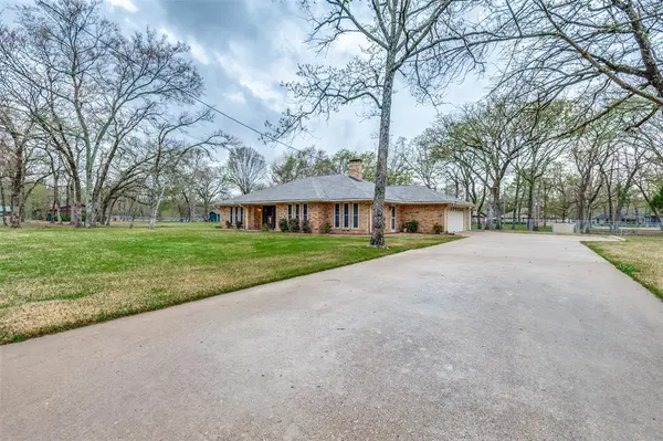 5 Huckleberry Lane, Star Harbor, TX 75148