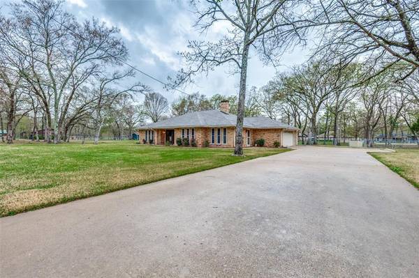 5 Huckleberry Lane, Star Harbor, TX 75148