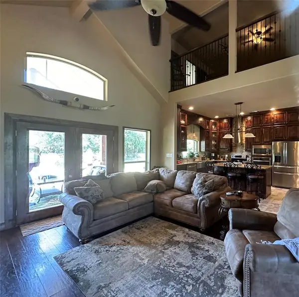 261 Vickie Lane, Gunter, TX 75058
