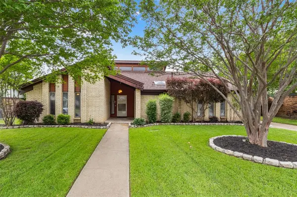 1617 Westridge Drive, Hurst, TX 76054