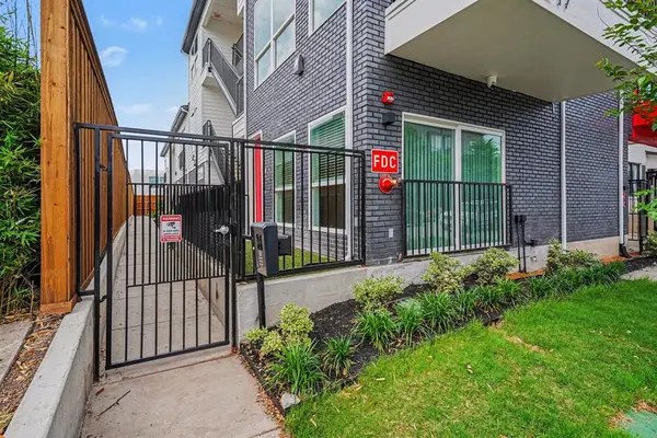 2217 N Fitzhugh Avenue #101, Dallas, TX 75204