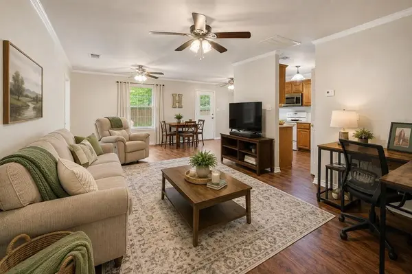 402 Robertson Street, Collinsville, TX 76233