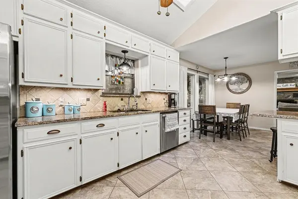 380 County Road 123, Gainesville, TX 76240