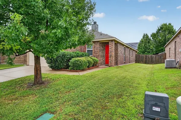 1325 Cheyenne Drive, Aubrey, TX 76227