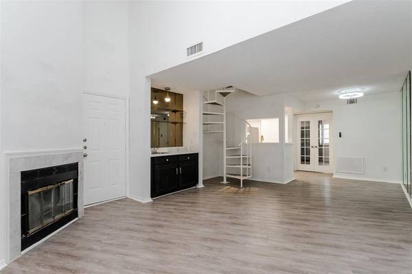 5590 Spring Valley Road #F206, Dallas, TX 75254