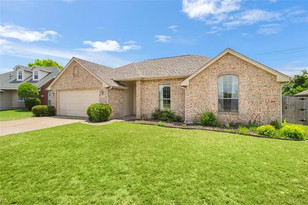 518 Valarie Lane, Midlothian, TX 76065
