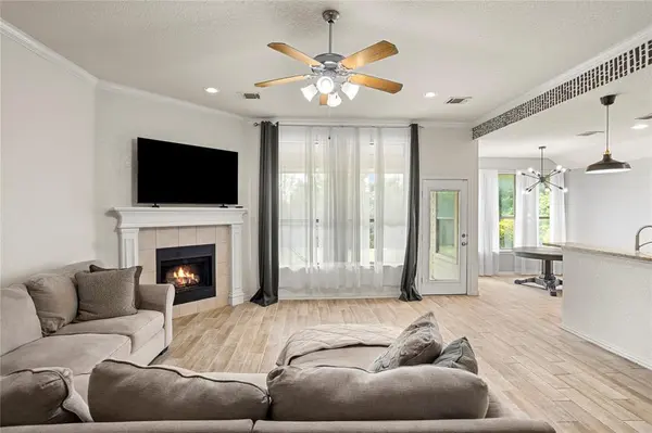 518 Valarie Lane, Midlothian, TX 76065