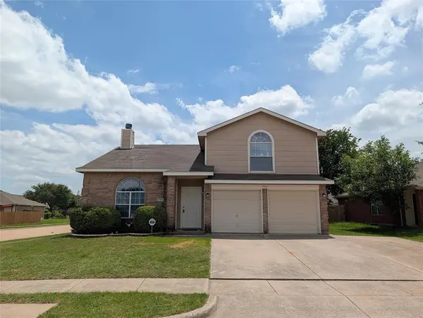 700 Flamingo Drive, Saginaw, TX 76131