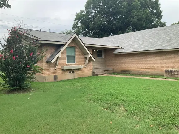 1421 N 9th Street, Midlothian, TX 76065