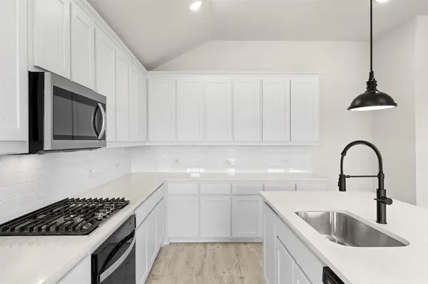 211 Van Horn Drive, Terrell, TX 75160