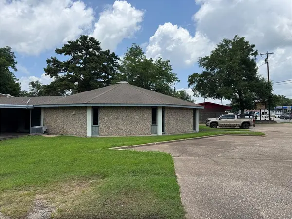 1208 S Chestnut Street, Lufkin, TX 75901