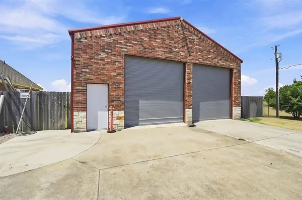 429 Rugged Drive, Red Oak, TX 75154