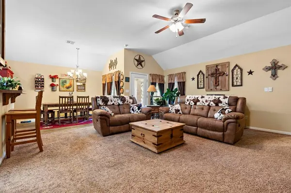 219 Oak Meadow Trail, Waco, TX 76657