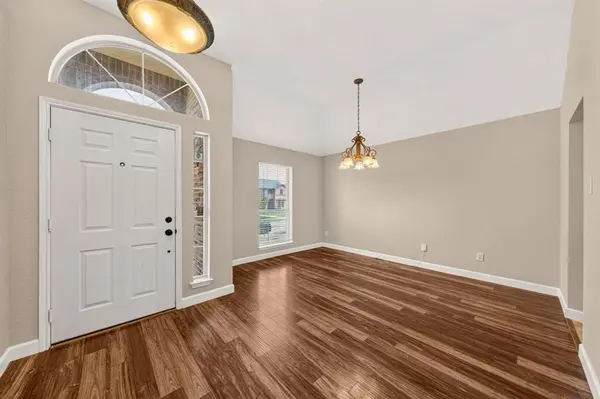 412 Sugar Mill Road, Cedar Hill, TX 75104