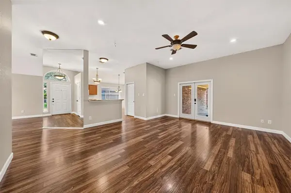 412 Sugar Mill Road, Cedar Hill, TX 75104