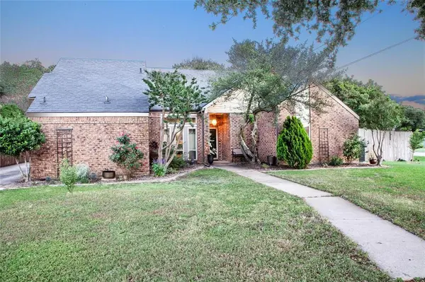 810 Highland Hills Lane, Highland Village, TX 75077